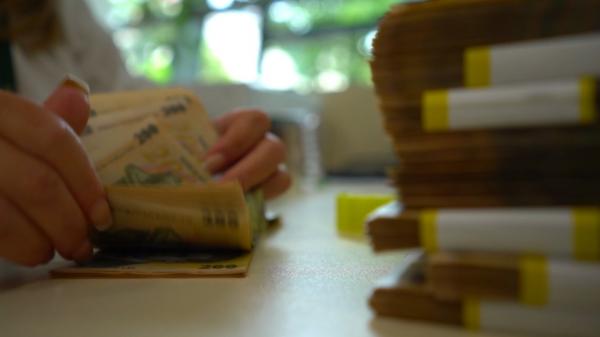 Cu cât vor crește ratele românilor cu IRCC după ce indicele a explodat. Calcul în cazul unui credit de 70.000 de euro
