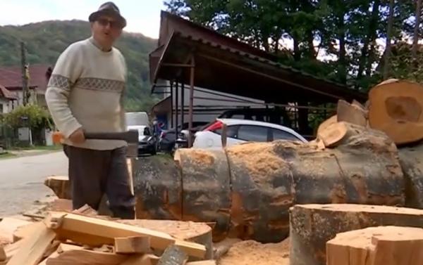 Mii de familii din Gorj riscă să înghețe de frig la iarnă. Ocoalele silvice de unde cumpărau lemne s-au închis