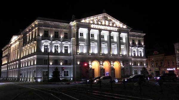 Soluţia găsită de primarul din Arad pentru a reduce factura la curent: "Ar fi o risipă". Ideea a stârnit controverse: "Nu e bine, dar ce putem face noi, oamenii simpli?"