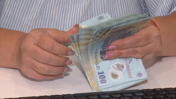 BNR a majorat dobânda cheie la un nivel record pentru ultimii 12 ani. Cum afectează această decizie ratele pe care le plătim