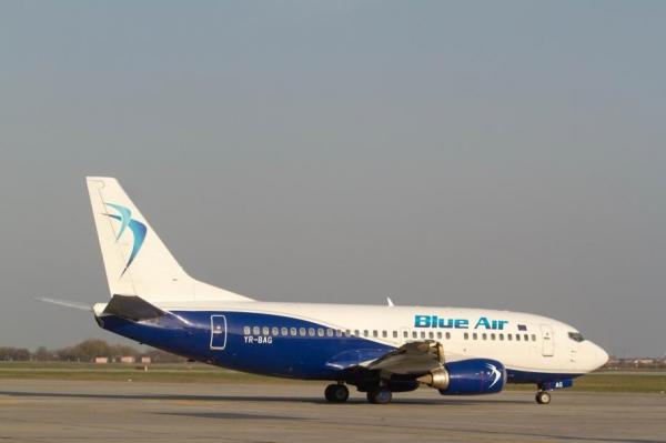 Ţeapă de 30 de milioane de euro pentru cei cu bilete de avion Blue Air. "Şansele să-şi recupereze banii sunt foarte mici"