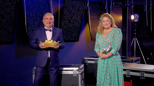 Festival printre ruinele oraşul lui Mihai Viteazul. Valentina Fătu şi Vasile Muraru ne invită la o lecţie de istorie