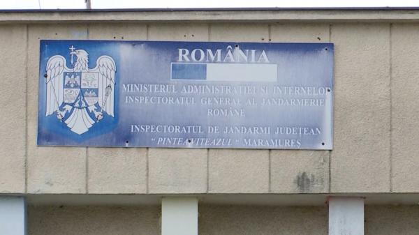 "M-a înhăţat cu forţă de mijloc şi cu mâna de cap". Şef din Jandarmeria Maramureş, acuzat că sărută colegele: 4 femei şi-au dat demisia doar în luna septembrie