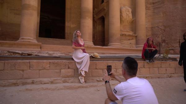 Petra, una dintre cele 7 minuni ale lumii. Incredibilul oraș antic sculptat în stâncă trandafirie acum 2.000 de ani atrage anual milioane de turiști 
