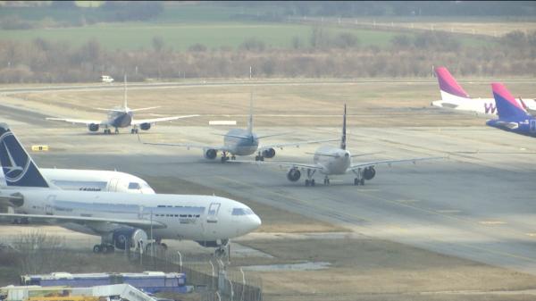 Premisa unui dezastru: Angajaţii Romaero acuză că pasagerilor le este pusă viaţa în pericol deoarece nu mai există personal care să verifice aeronavele