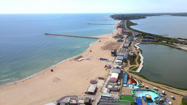 Plajele lărgite, din nou motiv de ceartă. La ce se pot aştepta turiştii care vin pe litoral vara viitoare