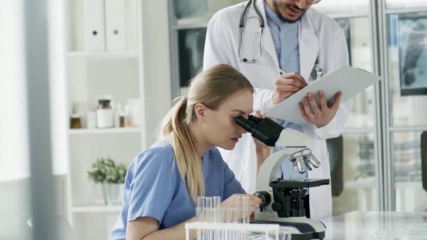 Testul Papanicolau ar putea depista încă trei tipuri de cancer, pe lângă cel de col uterin