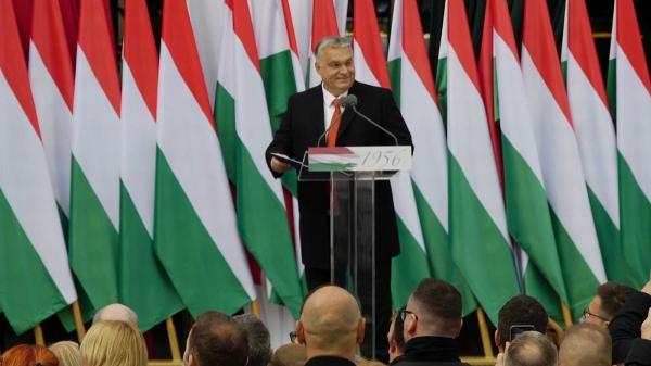 Mii de oameni au protestat în Budapesta împotriva lui Viktor Orban. Maghiarii au cerut salarii mai mari în învăţământ