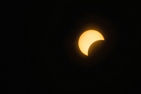Eclipsă de Soare pe 25 octombrie 2022 LIVE VIDEO. Cum o poţi vedea din România