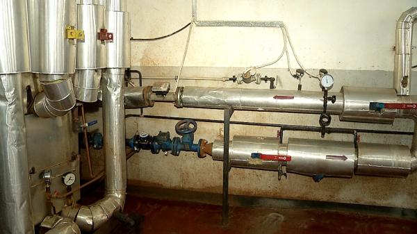 Puţin peste 60% din căldură a ajuns anul trecut în caloriferele bucureştenilor. Miile de avarii au produs pierderi de 37%