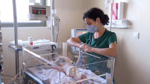 Copiii născuţi prematur, condamnaţi la o moarte aproape sigură, din cauza lipsei dispozitivelor de dozare a oxigenului. Carina şi Maria sunt doar două exemple