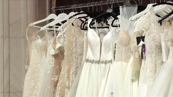 Rochii de mireasă de la 100 de lei, la cel mai mare târg de nunți. Ce oferte sunt de Black Friday