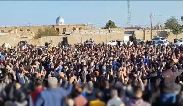 Autorităţile din Iran au deschis focul asupra oamenilor, în timp ce comemorau moartea unei tinere ucise de poliţie în timpul protestelor