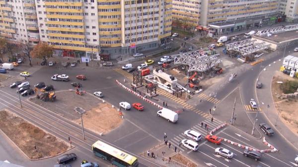 Intersecţia de la pasajul Doamna Ghica va fi blocată până anul viitor. Termenul de finalizare a fost amânat pentru a opta oară