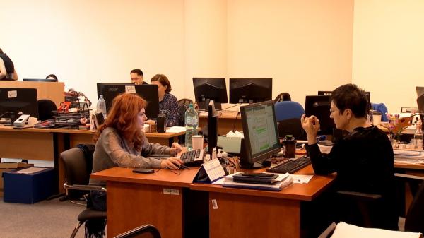 Românii cărora Guvernul vrea să le mărească salariile cu 50%. Creşterile ar fi şi de 7.800 de lei