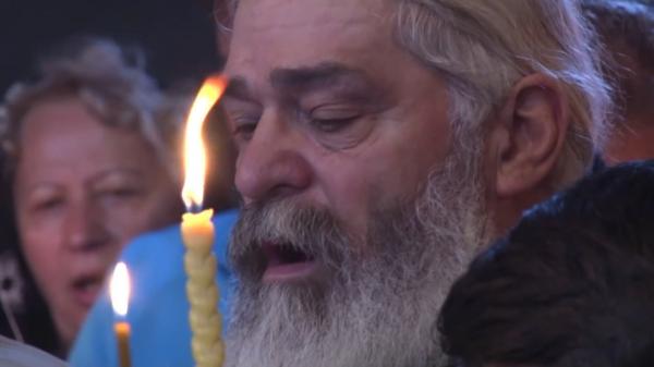 Părintele Calistrat le numeşte pe femeile pe care le-a bătut "măciuci imorale" şi dă exemple din Biblie. "Tot Iisus a luat un bici şi s-a dus peste ei"