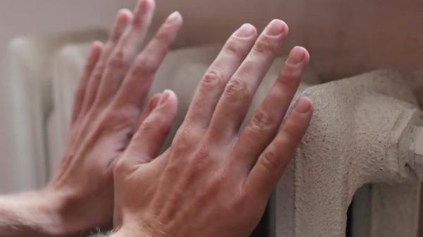 Cum fac românii economie la factura la energie. Primele măsuri luate în prag de iarnă