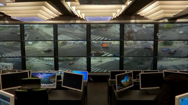Cum arată primul centru de ordine publică din România. Peste 420 de camere instalate la Timişoara: Poliţia Locală le monitorizează