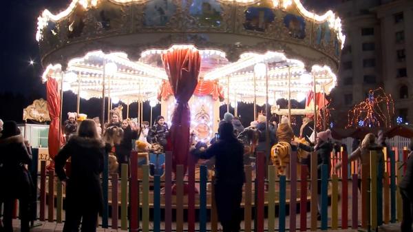 "Şi-au dat nişte pumni. Şi femeile alea s-au luat la bătaie". Conflict violent, în faţa copiilor, între două familii la Târgul de Crăciun: a intervenit Jandarmeria