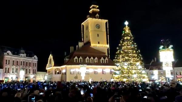 Magia Crăciunului a cuprins întreaga țară. Peste tot sunetul colindelor se îmbină cu mirosul de turtă dulce şi aburi de vin fiert