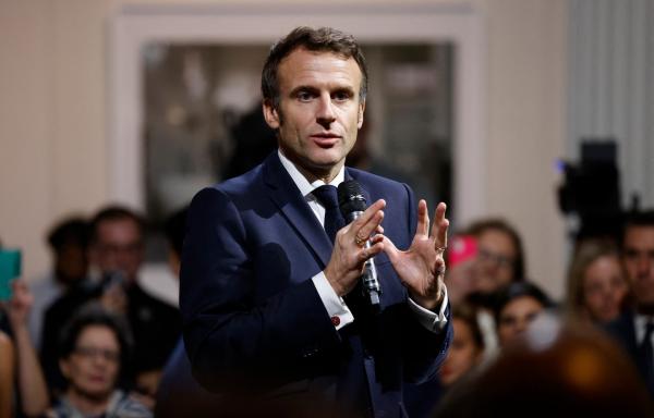 Armata rusă îşi întăreşte poziţiile, iar Macron se gândeşte la pace. Preşedintele Franţei vrea ca Rusia să primească garanţii de securitate după război