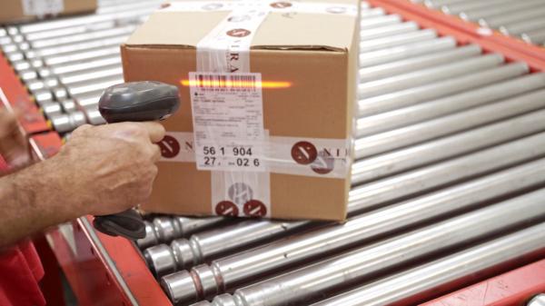 Ce a trimis un român prin curier de Crăciun. Riscă 7 ani de închisoare sau amendă de 10.000 de lei