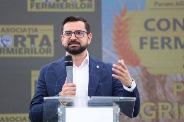 Deputatul Adrian Chesnoiu, trimis în judecată pentru abuz în serviciu. Ar fi implicat în fraudarea concursurilor pentru posturi la mai multe direcţii judeţene