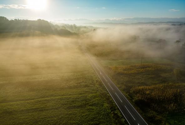 Întârzieri pe aeroporturi, după ce o ceaţă densă s-a lăsat deasupra Moldovei