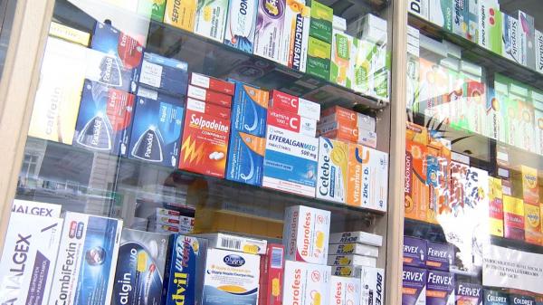 Criză de antivirale, antibiotice și siropuri pentru copii, în plin val de viroze. Ce medicamente nu se mai găsesc în farmacii