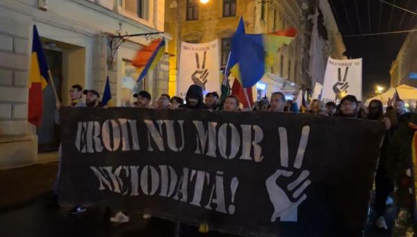 "Eroii nu mor niciodată". Locul unde a început Revoluţia din 1989: traseul revoluţionarilor, refăcut simbolic după 33 de ani