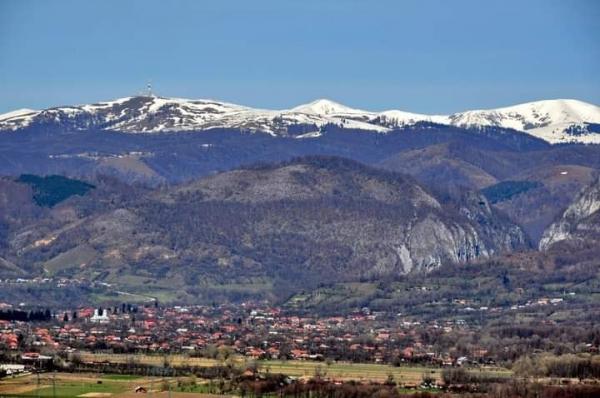 Au dat viaţa la oraş ca să devină antreprenori la sat. Ce i-a convins pe mulţi români să investească aici