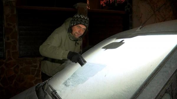 Vremea se încălzește uşor, după una dintre cele mai geroase nopţi de la începutul sezonului. De Crăciun am putea avea temperaturi de primăvară