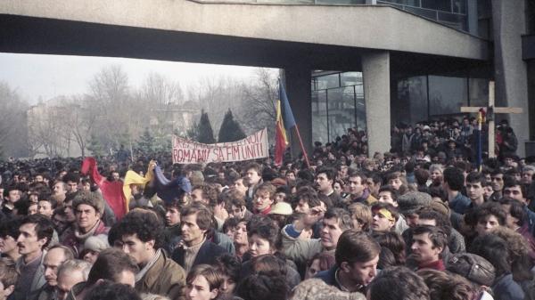 Ce apare în documentele desecretizate de SRI despre Revoluție. În decembrie 1989, în țară au intrat brusc mulți ruși