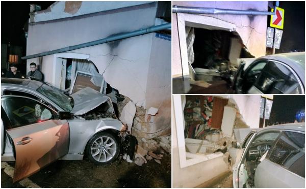 Un șofer de 19 ani s-a înfipt cu BMW-ul într-o casă din Halmeu. Mașina a trecut prin zid și a ajuns în dormitorul oamenilor