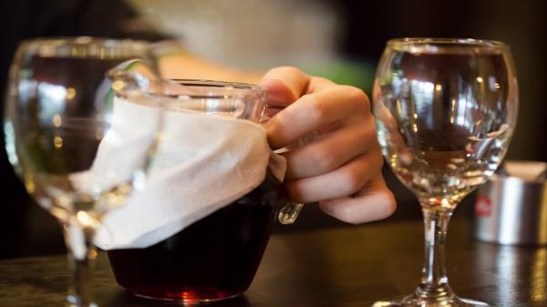 Cât de mult influențează paharele gustul băuturilor. Cum le alegem corect: "Paharul face diferența în ce privește degustarea"