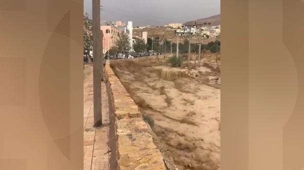 Inundaţii devastatoare în oraşul istoric Petra. Sute de turişti au fost evacuaţi