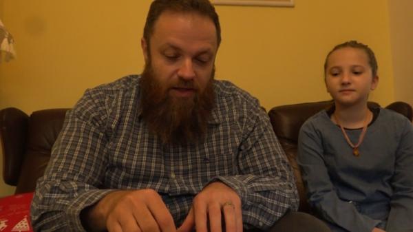 Afacerea unui român din Deva. A învăţat tehnica de pe internet, iar produsele se vând acum şi cu 300 de lei bucata