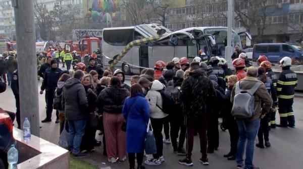 Proiectantul Pasajului Unirii, chemat să dea explicaţii după accidentul în care a fost implicat autocarul cu turişti greci. Anunţul făcut de Nicuşor Dan