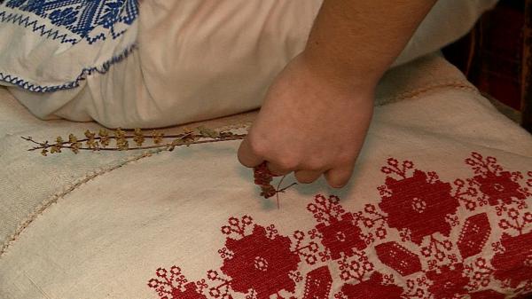 Tradiţii şi obiceiuri de Bobotează 2023. Când şi de ce se pune busuioc sub pernă