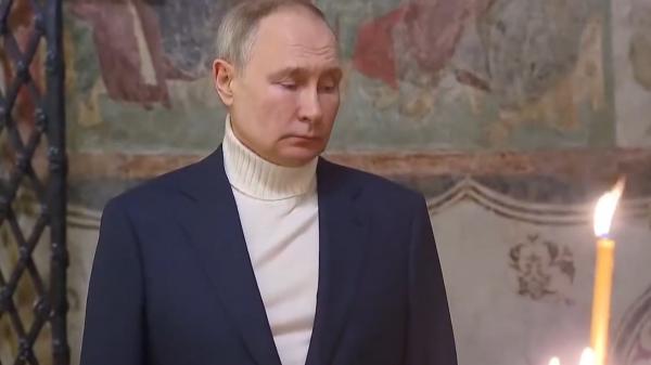 Vladimir Putin, singur la slujba de Crăciun pe rit vechi. E prima dată când preşedintele rus nu se alătură credincişilor în catedrala din Kremlin
