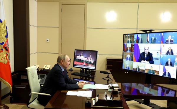 "De ce faci pe nebunul?" Vladimir Putin a făcut o criză de nervi și și-a umilit un înalt oficial. Atmosferă tot mai tensionată la Kremlin