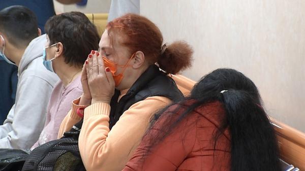 De ce durează tusea şi o lună la cei care au avut gripe şi viroze în acest sezon