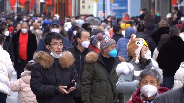 China se confruntă cu o criză a sicrielor, după ce decesele cauzate de Covid au explodat. Sunt raportate 4,2 milioane de infectări pe zi