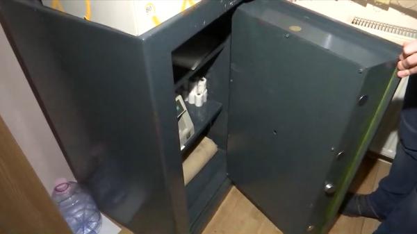 Sediul Casei de Sănătate Galați, prădat de hoți. Au răvășit 25 de birouri în căutarea seifului plin cu bani