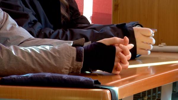 ''13 grade, extraordinar de frig!'' Sute de copii din Constanța dârdâie în clase din cauza avariilor cu repetiție. Societatea de termoficare dă vina pe greaua moştenire