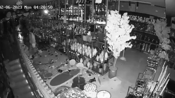 Cutremurul de 7,8 din Turcia a fost filmat de camerele de supraveghere. "În 40 de ani, nu am simțit niciodată așa ceva"