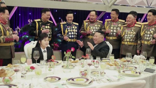 Coreea de Nord, 75 de ani de la înfiinţarea armatei. Liderul Kim Jong-un a sărbătorit alături de familie