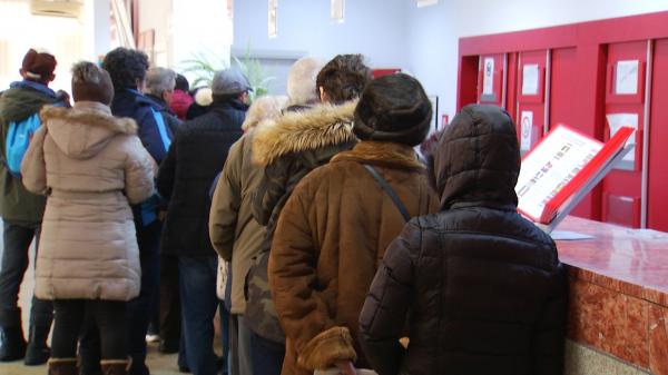 Un pensionar a primit cardul de energie, deşi ia 5.000 de lei pe lună. Gestul făcut de bărbat