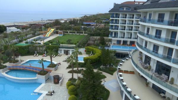 Ce se întâmplă cu vacanţele românilor în Turcia. Numărul rezervărilor a scăzut dramatic după cutremurele devastatoare