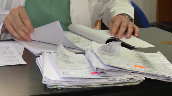 Unul din doi medici rezidenţi îşi caută un loc de muncă încă din primul an de specializare. Puţini sunt dispuşi să lucreze în mediul rural